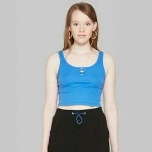 Crop top - Picture 2 of 4